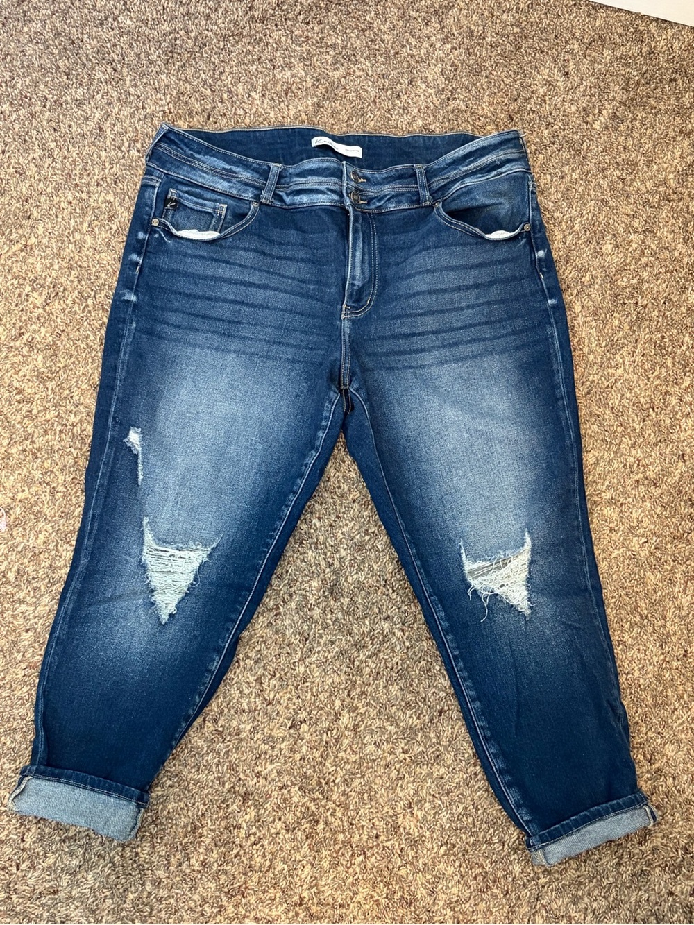 KanCan Distressed Dark Blue Capri comfort stretch fabric. Size 18